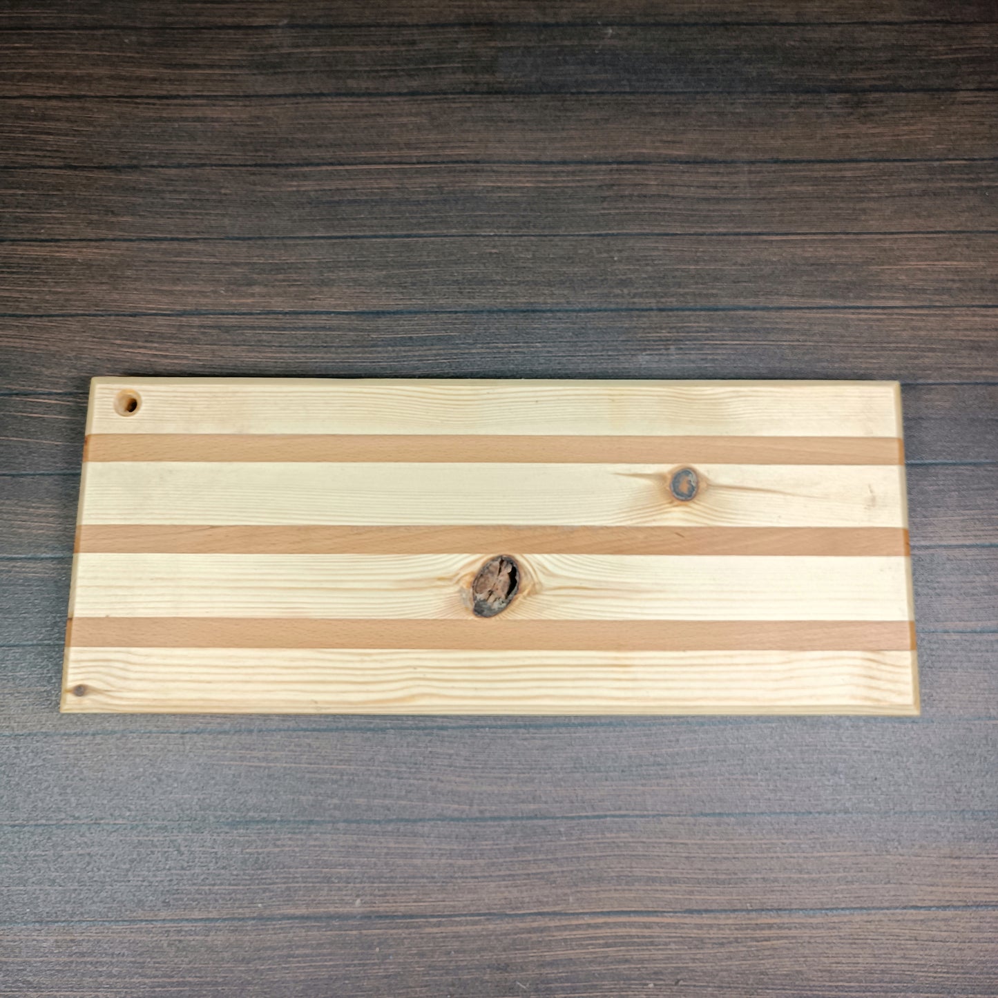 Planche à découper en bois de rouge et de hêtre – Design naturel et élégant