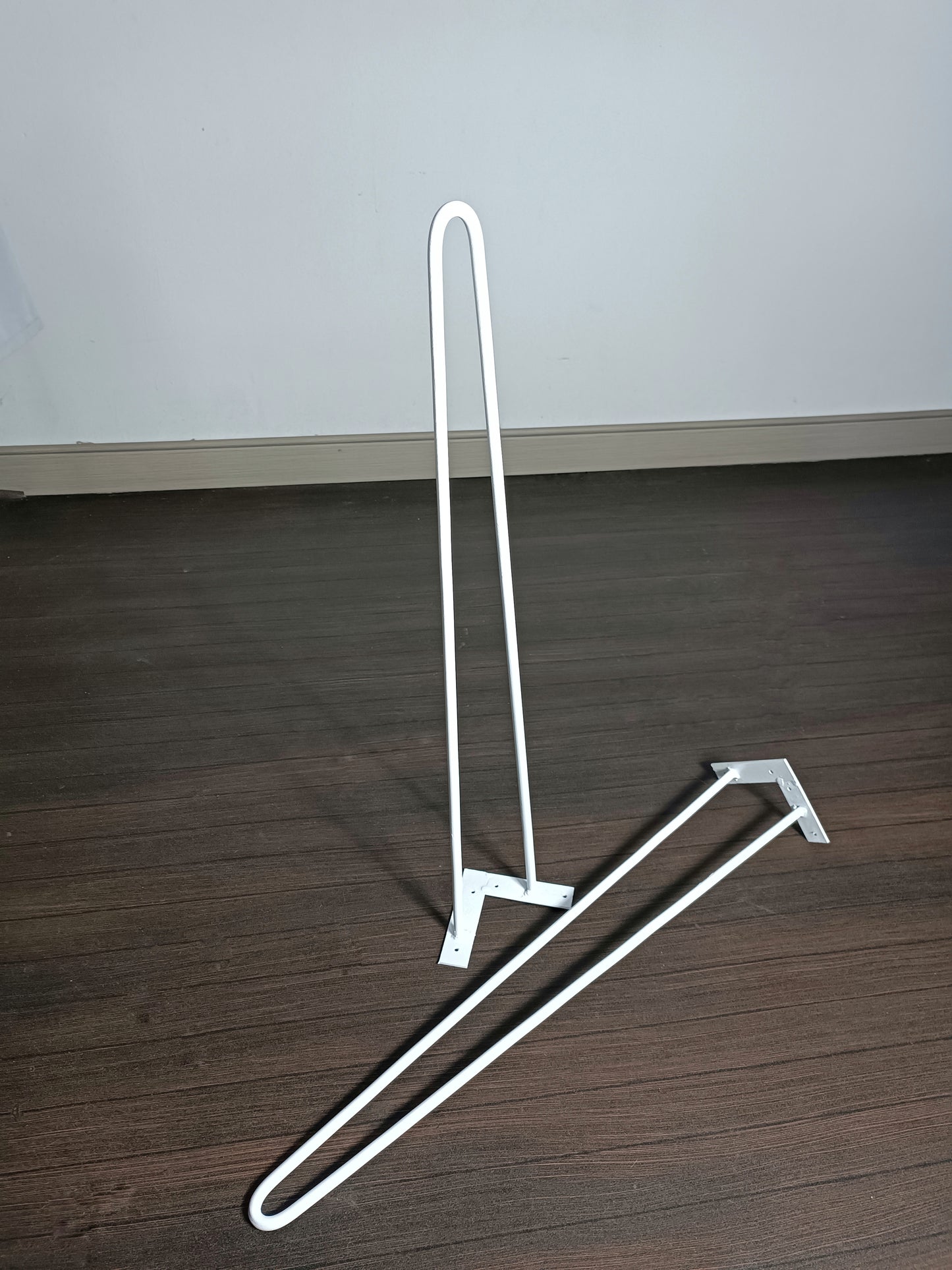 Hairpin legs cintre