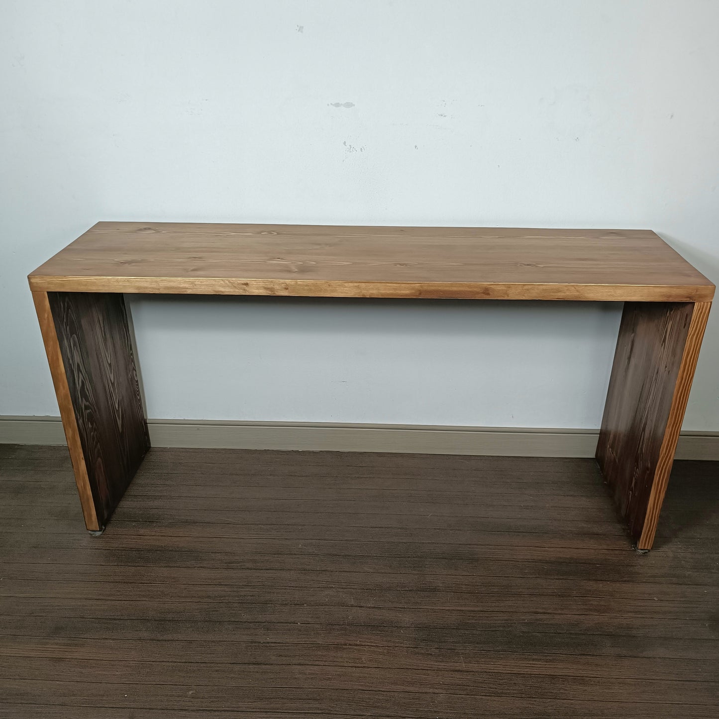 Console en pin massif – design minimal et chaleureux